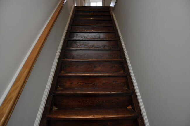 Building Photo - 2101 E Franklin St