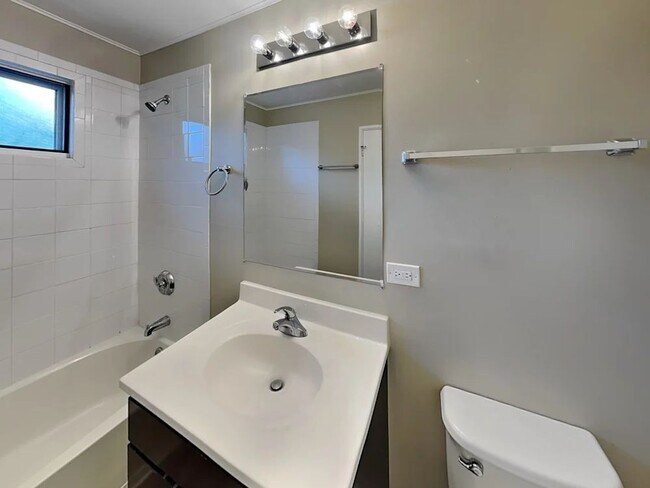 Foto del edificio - 3703 Jay Ln