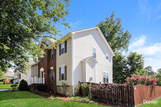 Building Photo - 3095 Canterbury Park Dr