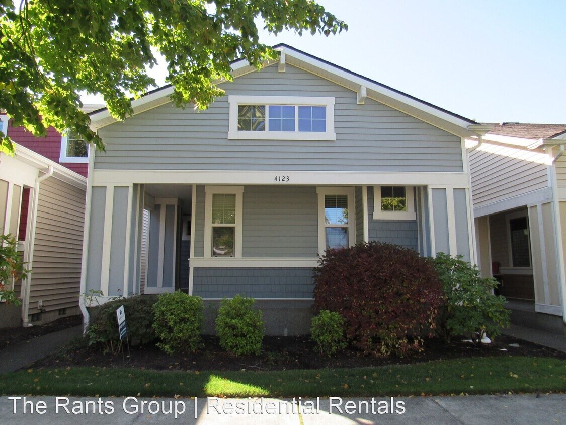 Foto principal - 3 br, 2.5 bath House - 4123 McKinley St NE