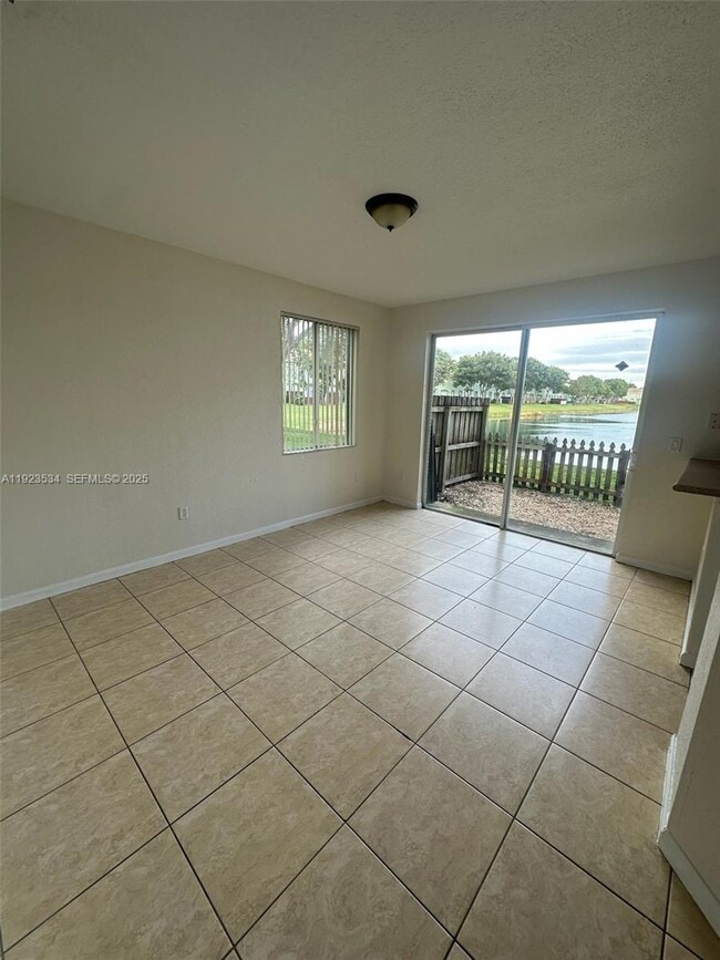 Building Photo - 2505 SE 14th Ave