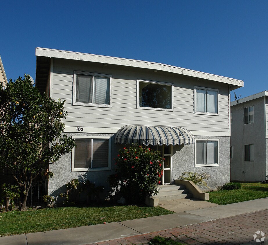 Building Photo - 102 E Bay Ave