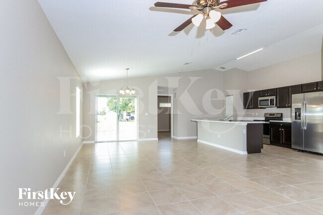 Building Photo - 2158 SW Algiers St