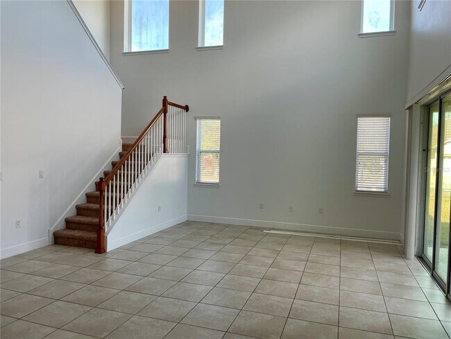 Foto del edificio - 7952 Hampton Lake Dr