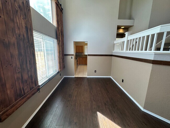Foto del edificio - 5144 Pioneer Way