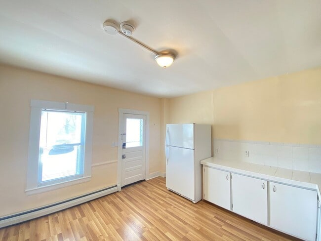 Building Photo - 26 High St