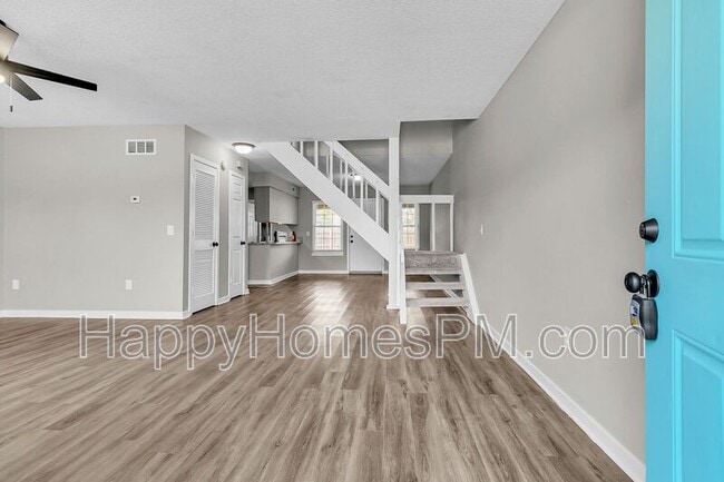 Building Photo - 5737 Dewsbury Ln