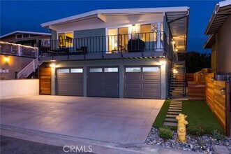 Building Photo - 211 Avenida Serra