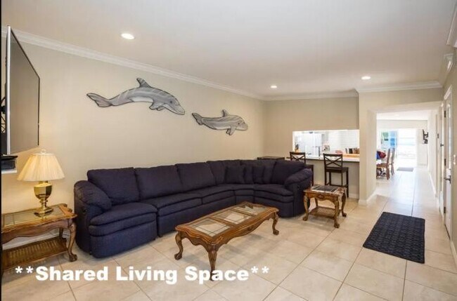 Building Photo - bedroom in Los Angeles CA 90025