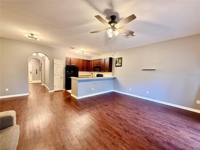 Foto del edificio - 16677 Cedar Crest Dr