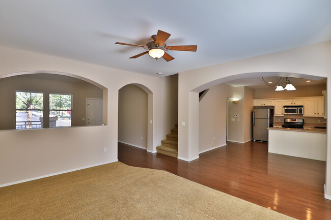 Building Photo - 4265 E Windsor Dr