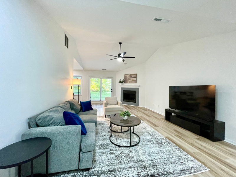 Primary Photo - 3210 Oak Lawn Dr