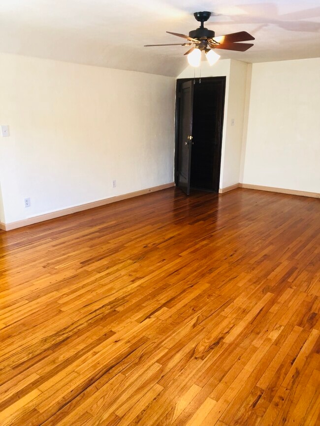 Foto del edificio - 735 Lincolnway E