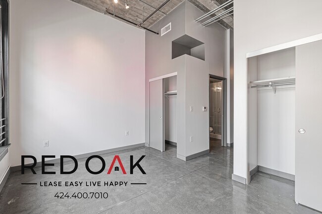 Foto del edificio - 430 S Broadway