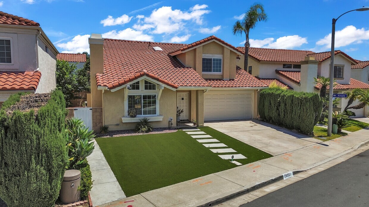 Foto principal - 25961 Galway Dr