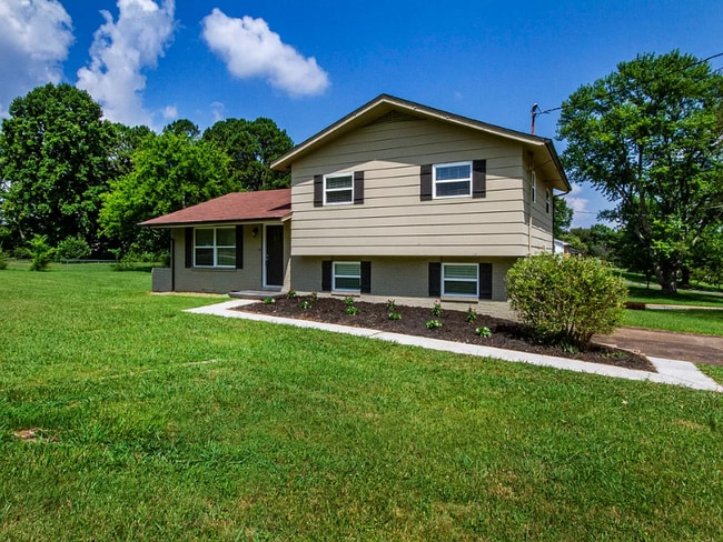Building Photo - 11001 Roane Dr