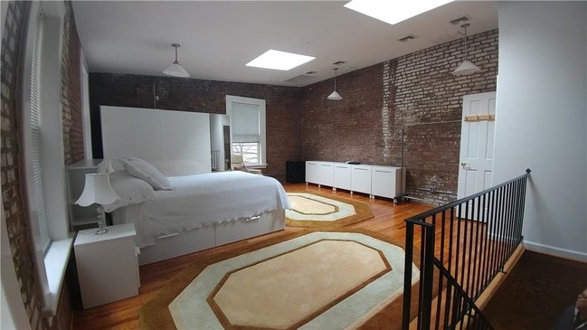 Building Photo - 429 W 44th St
