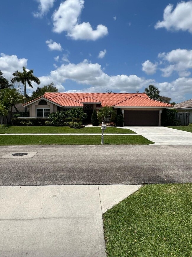 Building Photo - 9664 W Lake Ct