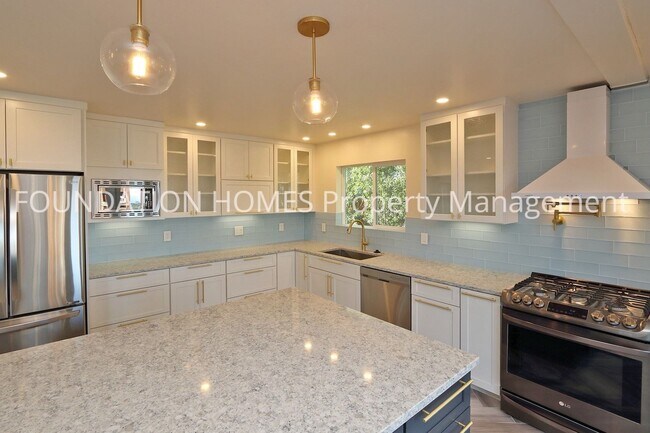 Building Photo - 3 br, 2 bath House - 193 Oak Springs Drive