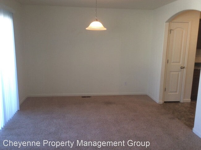 Building Photo - 3 br, 2.5 bath House - 4016 Raindancer Trl