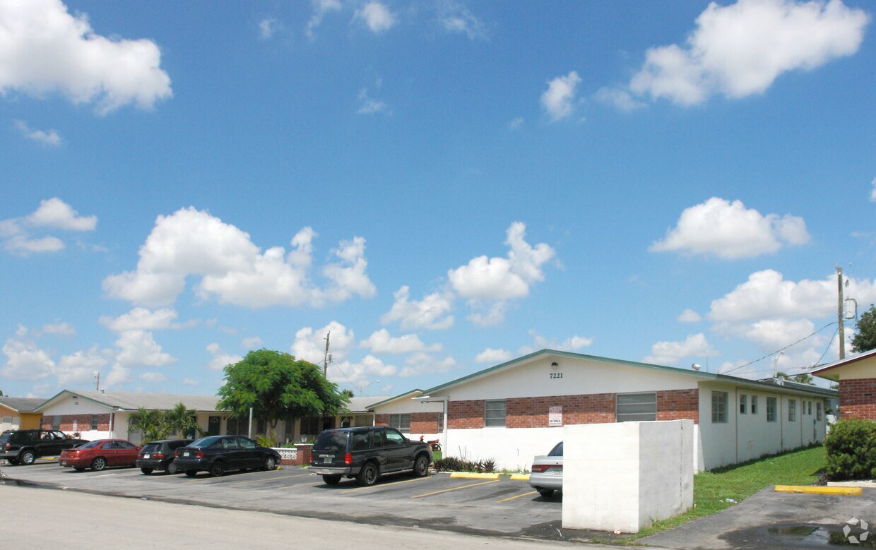7221 St, Miramar, FL 33023 Apartments in Miramar, FL