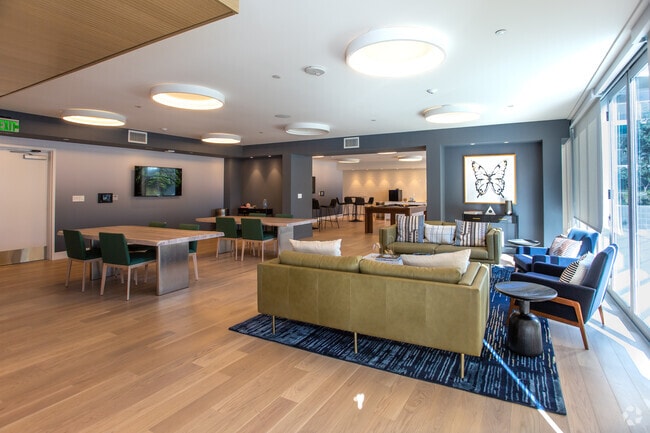 Interior Photo - Prizma