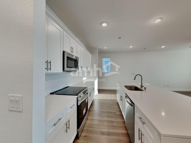 Foto del edificio - 4528 Camden Bridge St