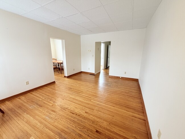 Photo du bâtiment - 197-197 Euphemia St N