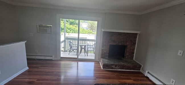 Building Photo - 678 Savin Ave