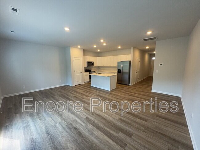 Foto del edificio - 3219 Bailey Lk Dr