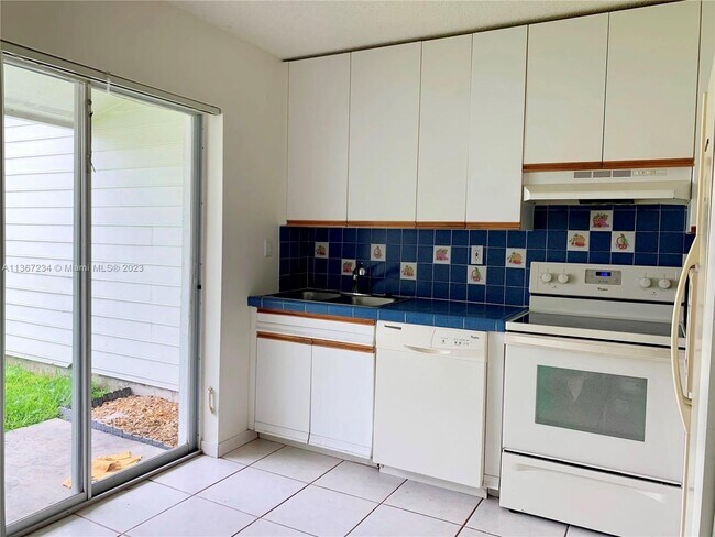 Building Photo - 13764 SW 149th Cir Ln