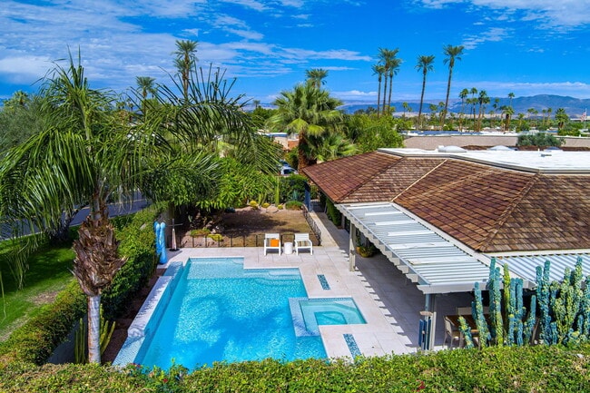 Foto del edificio - 77 Colgate Dr