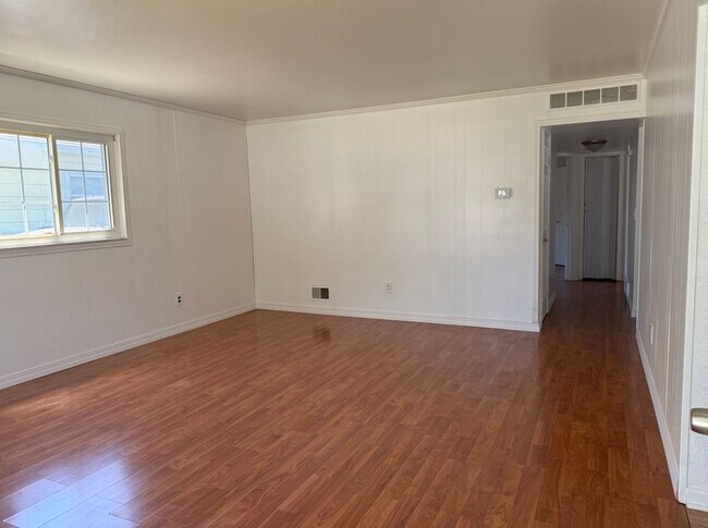 Foto del edificio - 4810 Campbell St
