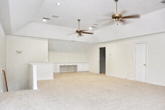Building Photo - 43 Wincrest Falls Dr
