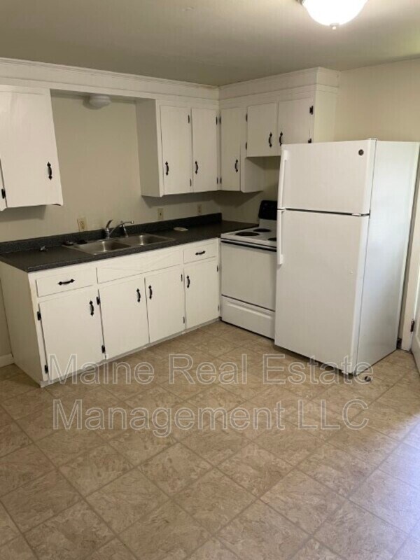 238 Mt Hope Ave, Bangor, ME 04401 Condo for Rent in Bangor, ME