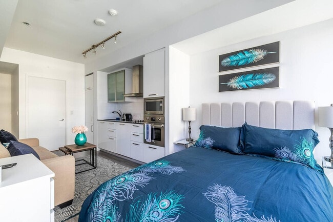 Building Photo - 19 Grand Trunk Crescent