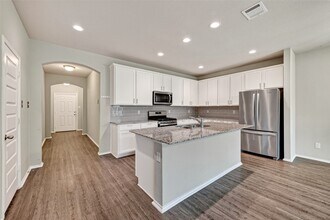 Building Photo - 2511 Sandbar Shark Ct