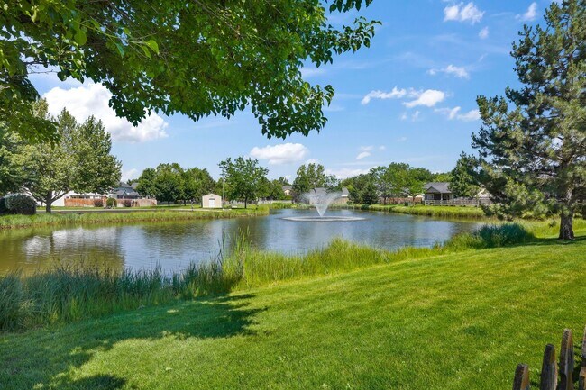 Foto del edificio - 4bd/2.5ba South Boise Home w/3-Car Garage!