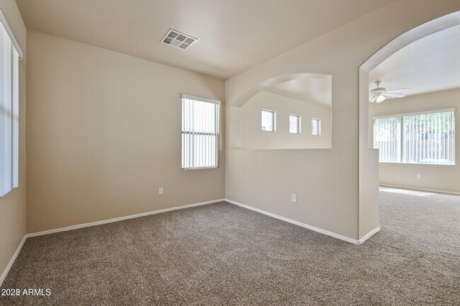 Foto del edificio - 4129 W Irwin Ave