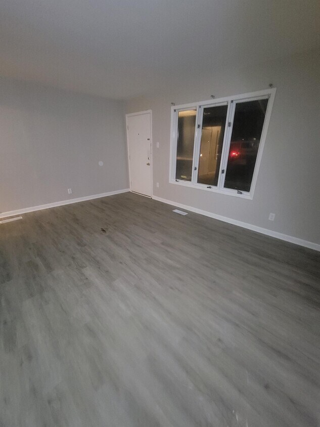 Foto principal - 4970 Tennessee St