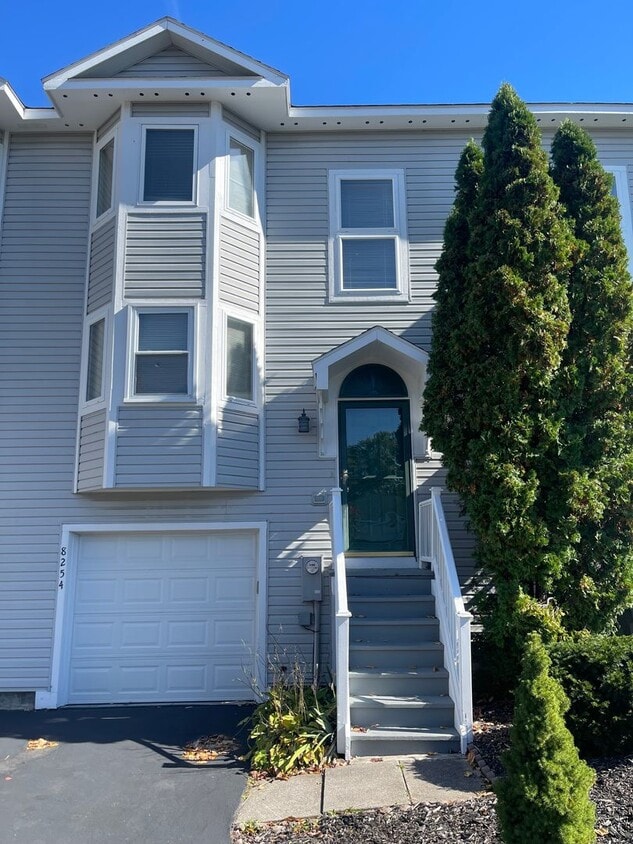 Primary Photo - Baldwinsville Townhome - 2 Bedrooms 1.5 ba...