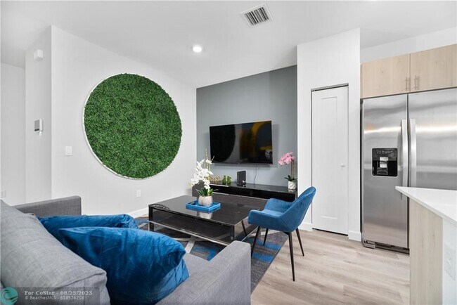 Foto del edificio - 4076 Highland Oaks Dr