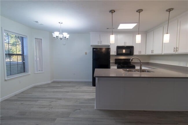 Building Photo - 1703 Watson Ave