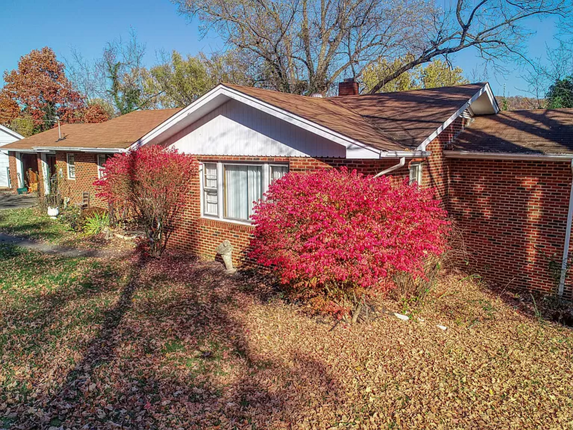 Primary Photo - Charming Ranch Retreat with Modern Comfort...