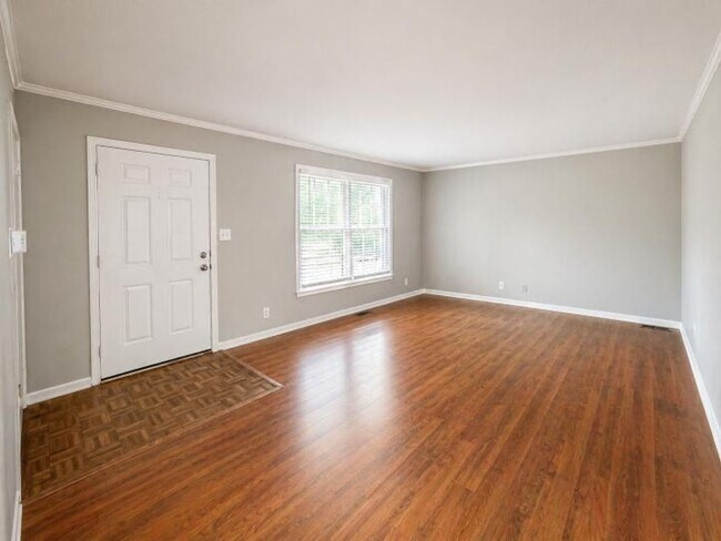 Foto del edificio - Welcome home to the perfect blend of peaceful country charm and modern city living!