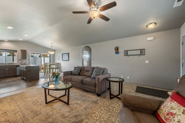 Foto del edificio - 3 bedroom home in Coeur dAlene