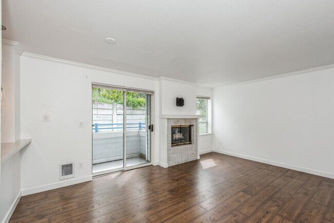 Building Photo - 2244 13th Ave W #411 - 1 bedroom