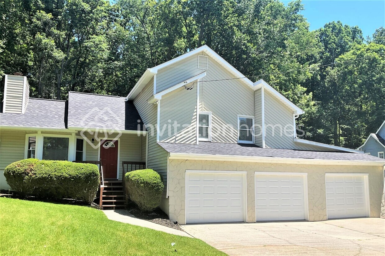 Primary Photo - 2462 Chauncey Ln