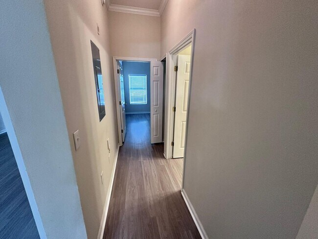 Building Photo - Enjoy First-Floor Living in a Peaceful Gated Jacksonville Community