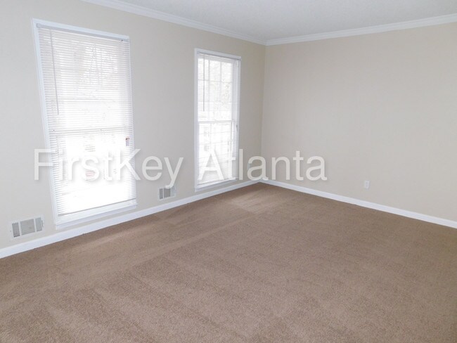 Building Photo - 4481 Dunmovin Dr NW